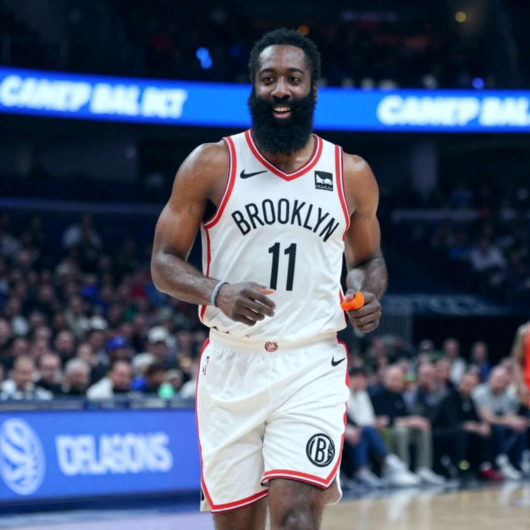 NBA 2026: Khi thuật toán thống trị kỳ chuyển nhượng và bài học từ ông trùm dữ liệu