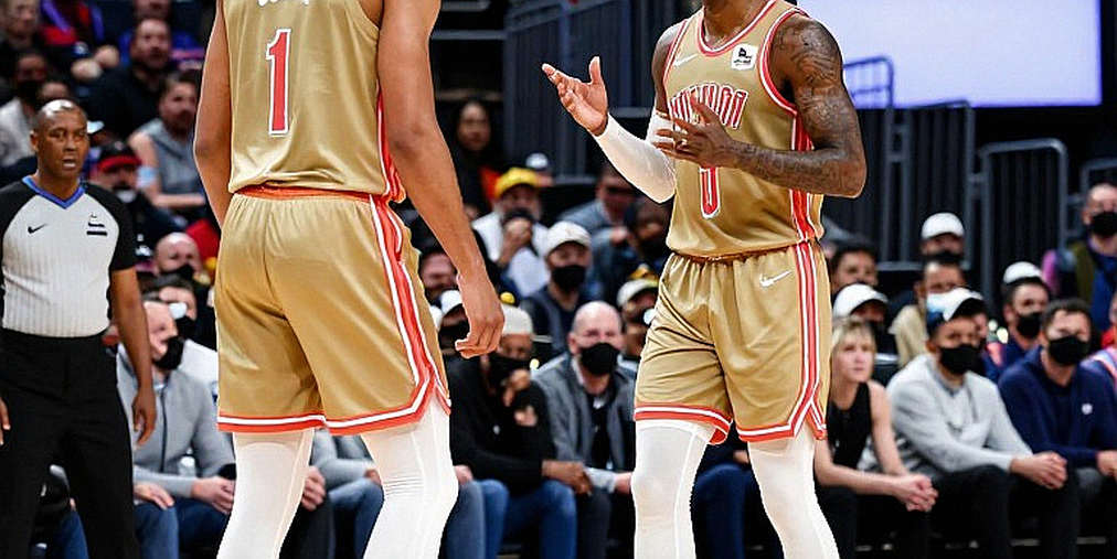 Mùa thứ bảy của Melvin Council Jr.: Khi một lệnh tòa án New York vượt qua mô hình tuổi của NCAA